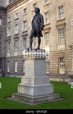 Statua di Edmund Burke presso il Trinity College di Dublino - statista irlandese, Satiro, scrittore, autore, politico, scherzi e filosofo Foto Stock