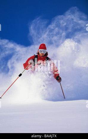 L'uomo in polvere profonda nello Utah. Foto Stock