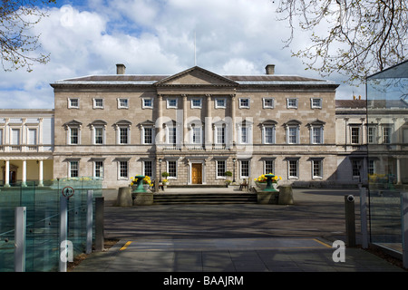 Leinster House, Dail Eireann, Kildare St Dublin che ospita la nazionale irlandese il Parlamento Foto Stock