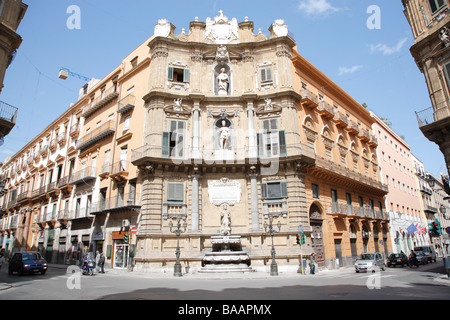 Fontana a quattro angoli, Quattro Canti, Palermo, Sicilia, Italia Foto Stock