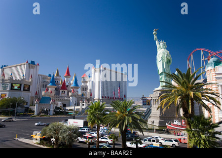 Las Vegas Tropicana Boulevard intersezione Nevada USA con spazio copia ritratto guardando ad ovest Foto Stock