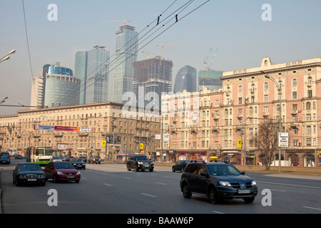 Mosca distretto finanziario visto dal centro città Dorogomilowskaja street. Mosca, Russia Foto Stock