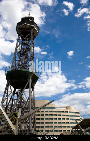 Il Jaume I Torre dell'antenna transporter presso il World Trade Center Barcellona Catalogna Spagna Foto Stock