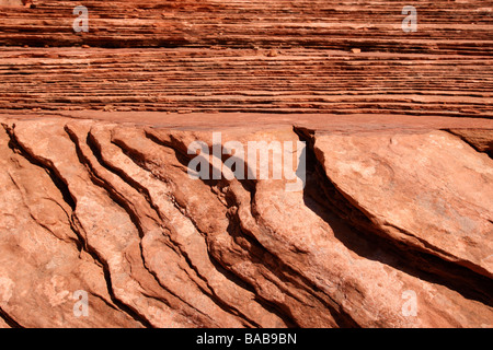 Modelli all'interno della pietra arenaria weathered Rock Glen Canyon dello Utah Foto Stock