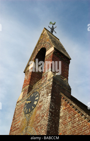 Il campanile, la Chiesa della Santa Trinità, Ebernoe, West Sussex. Foto Stock