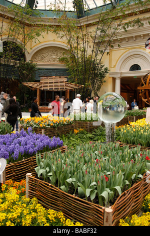 La veranda e giardino botanico entro il Bellagio Hotel and Casino Las Vegas Boulevard las vegas nevada usa Foto Stock