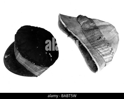 Stanley, Henry Morton (John Rowlands), 28.1.1841 - 10.5.1904, british Africa explorer, The CAPS of Stanley and David Livingstone as souvenirs of their meeting, 10.11.1871, Foto Stock