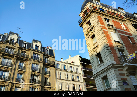 Parigi Francia, facciate antiche, immobili, edifici del mercato immobiliare, architettura ad angolo basso, quartieri, edifici della città Foto Stock