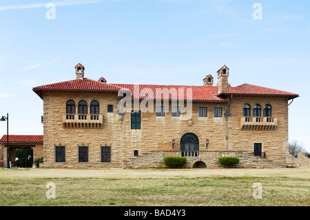 Vista sud del 55 camera Marland ha Mansion, un cittadino Storico e distintivo, in Ponca City, Oklahoma, Stati Uniti d'America. Foto Stock