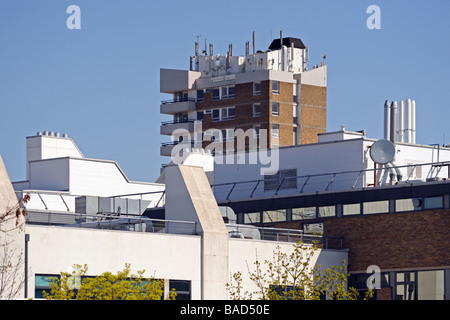 Bowland Torre e la sala caldaie. Università di Lancaster, Lancashire, Inghilterra, Regno Unito, Europa. Foto Stock