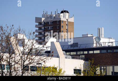 Bowland Torre e la sala caldaie. Università di Lancaster, Lancashire, Inghilterra, Regno Unito, Europa. Foto Stock