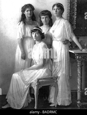 Il russo GRAND DUCHESSE circa 1914. Da sinistra Marie, Tatiana, Anastasia e Olga Foto Stock