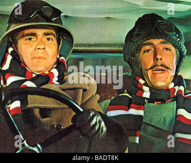 MONTE CARLO o busto 1969 Paramount film con Dudley Moore a sinistra e Peter Cook Foto Stock