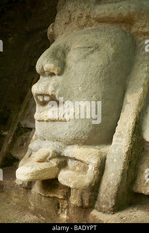 Le sculture in rovine, Lamanai, Belize Foto Stock