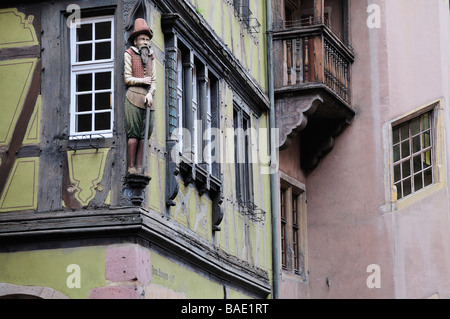 Close-up di casa nella città vecchia di Colmar, Haut-Rhin, Alsazia, Francia Foto Stock