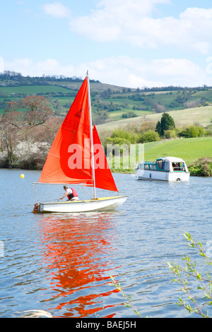 Barca a vela Dinghy Fiume Avon Saltford Foto Stock