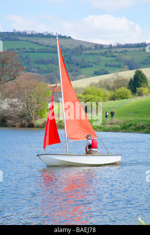 Barca a vela Dinghy Fiume Avon Saltford Foto Stock