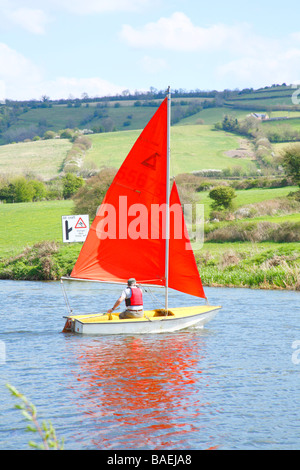 Barca a vela Dinghy Fiume Avon Saltford Foto Stock