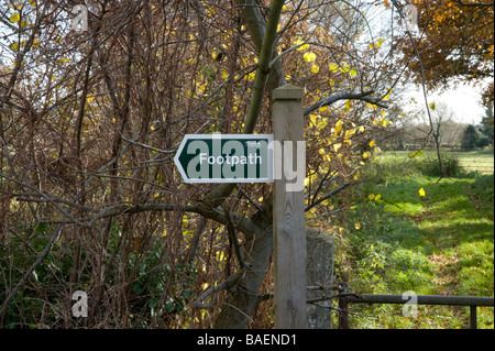 Suffolk County Council sentiero pubblico segno sul confine di Essex e Suffolk. Foto Stock