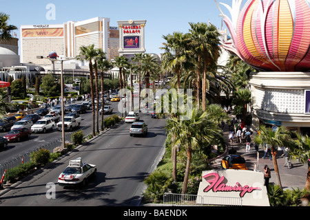 Vista lungo las vegas boulevard flamingo sulla destra e il miraggio e Caesars palace in background las vegas nevada usa Foto Stock