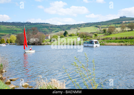 Barca a vela Dinghy Fiume Avon Saltford Foto Stock