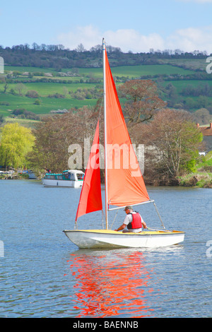 Barca a vela Dinghy Fiume Avon Saltford Foto Stock