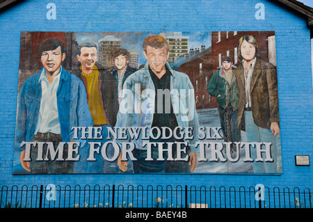 Murale " Il nuovo Lodge 6. Il tempo per la verità' nel nuovo Lodge, Belfast Foto Stock