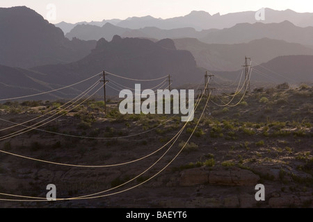 I modelli Powerline - Apache Trail, Arizona Foto Stock