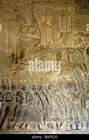 Esercito di Re Suryavarman II in movimento Galleria Sud Angkor Wat Siem Reap Cambogia Foto Stock