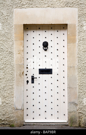 Porta il villaggio di Castle Combe Cotswolds Regione contea di Wiltshire Inghilterra Foto Stock
