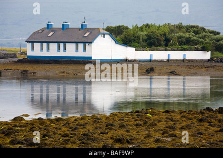 Casa sulla penisola Finavarra Burren Regione County Clare Irlanda Foto Stock