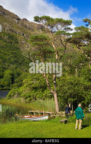 Kylemore Abbey e il Lago di Connemara County Galway Irlanda Foto Stock