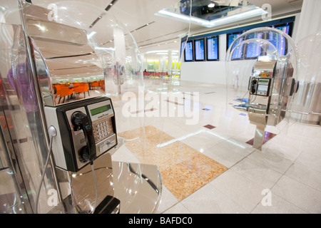 Cabine telefoniche a Dubai s airport terminal Foto Stock