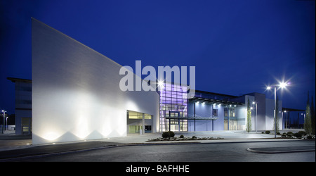 Daimler Chrysler / Mercedes Benz, Weybridge, Regno Unito, Aukett Fitzroy Robinson, Daimler Chrysler / mercedes benz. Foto Stock