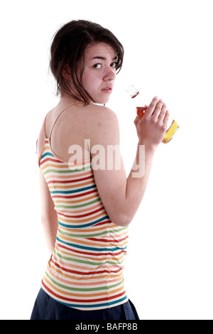 Teen prendendo un drink - Gioventù questioni sociali serie Foto Stock