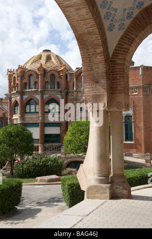 Hospital de la Santa Creu i Sant Pau Pavilion architetto Luis Doménech y Montaner quartiere Eixample Barcellona Catalonia Spagna Foto Stock