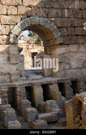 Interno delle Thermae Romane Perge Turchia Antalya Foto Stock