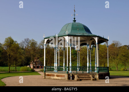 Bandstand in cava, Shrewsbury, Shropshire, Inghilterra, Regno Unito Foto Stock