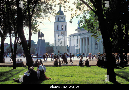 La Lituania, Vilnius, centro storico elencati come patrimonio mondiale dall' UNESCO, St Stanislas piazza della cattedrale Foto Stock