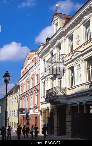 La Lituania, Vilnius, centro storico elencati come patrimonio mondiale dall' UNESCO, castle street (Pilies Gatve), facciate Foto Stock