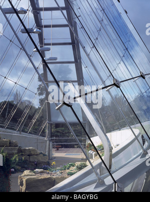 Davies Casa Alpina, Londra, Regno Unito, Wilkinson Eyre, Davies casa alpina vista attraverso il vetro. Foto Stock