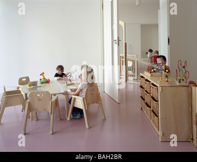 Scuola Surestart, Londra, Regno Unito, John McAslan e partner, scuola Surestart. Foto Stock