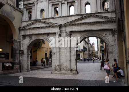Porta Borsari a Verona Foto Stock