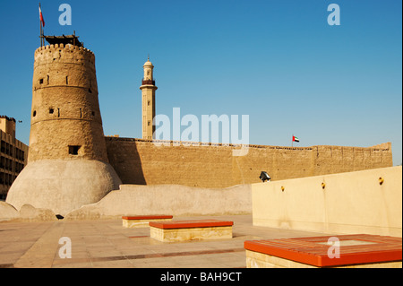 La vecchia fortezza nel Bur Dubai che ora ospita il Museo di Dubai. Foto Stock