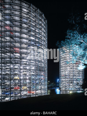 Vw Autostadt [Volkswagen Auto Città], Wolfsburg, Germania, Henn Architekten, Vw autostadt (volkswagen auto città) car serbatoi di stoccaggio Foto Stock