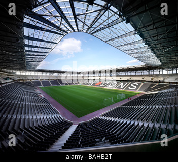 MK DONS STADIUM, HOK Sport, MILTON KEYNES, Regno Unito Foto Stock