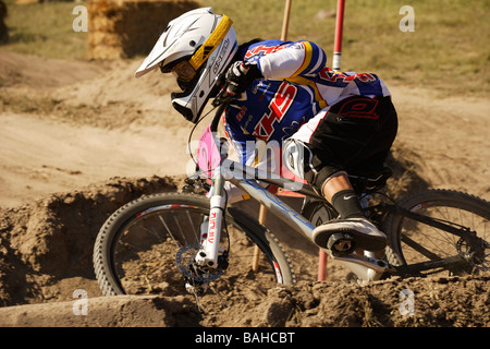 Melissa Buhl racing in Sea Otter Classic Dual Slalom, Monterey, California. Foto Stock