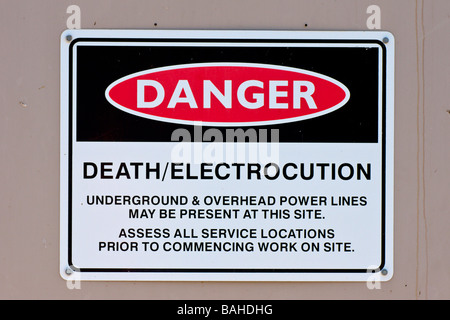 Cartello Di Avvertenza Pericolo Apparecchiature Elettriche – Vsafety 68043, 300x100 Mm, Plastica Rigida Giallo/Nero