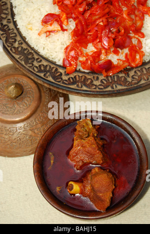 Rogan josh è un aromatico di montone curry realizzato da agnello o capretto cotti in fresco di spezie indiane e rosso piccante curry Foto Stock