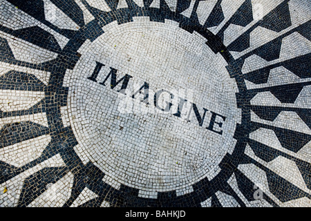 John Lennon immagina omaggio memorial santuario Central Park di New York City Foto Stock